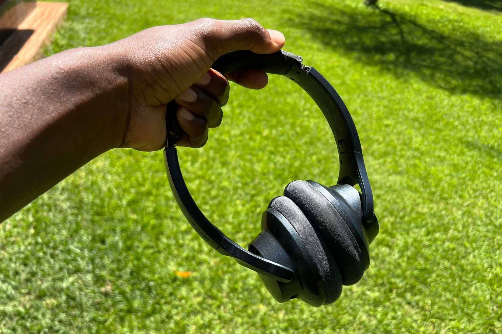 Removing the 3.5mm jack is making things worse. Picture 4