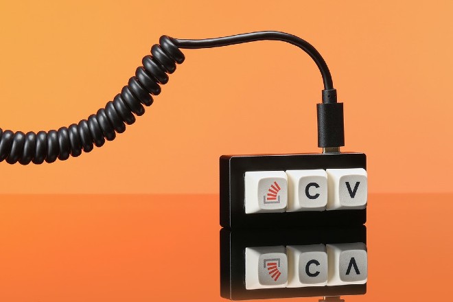 The super unique 3-button keyboard for coders has just added an RGB light version Picture 4