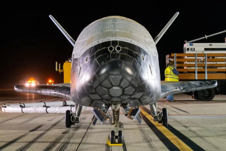The US Air Force's secret weapon has just returned to Earth after 434 days Picture 2