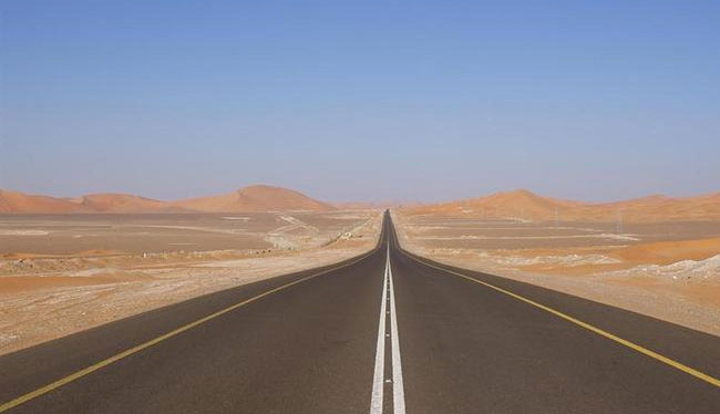 The world's longest straight road of 240km, without a single curve Picture 3