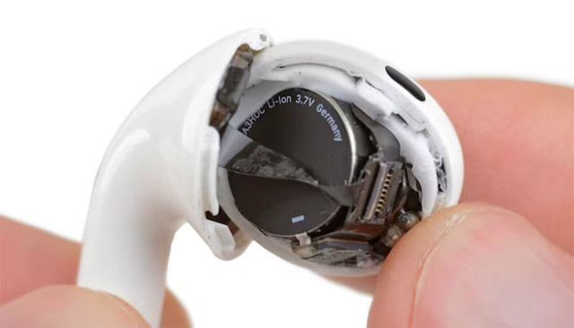 Picture 14 of Ways to fix AirPods that only work in one ear.