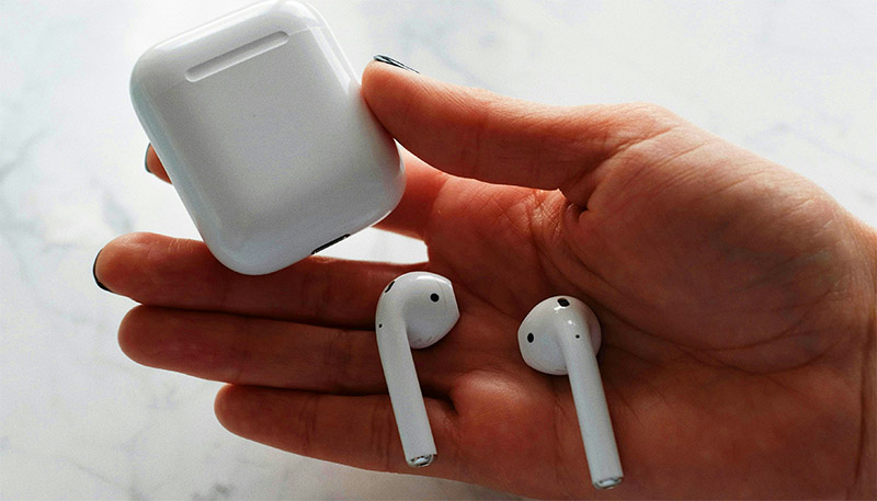Picture 6 of Ways to fix AirPods that only work in one ear.