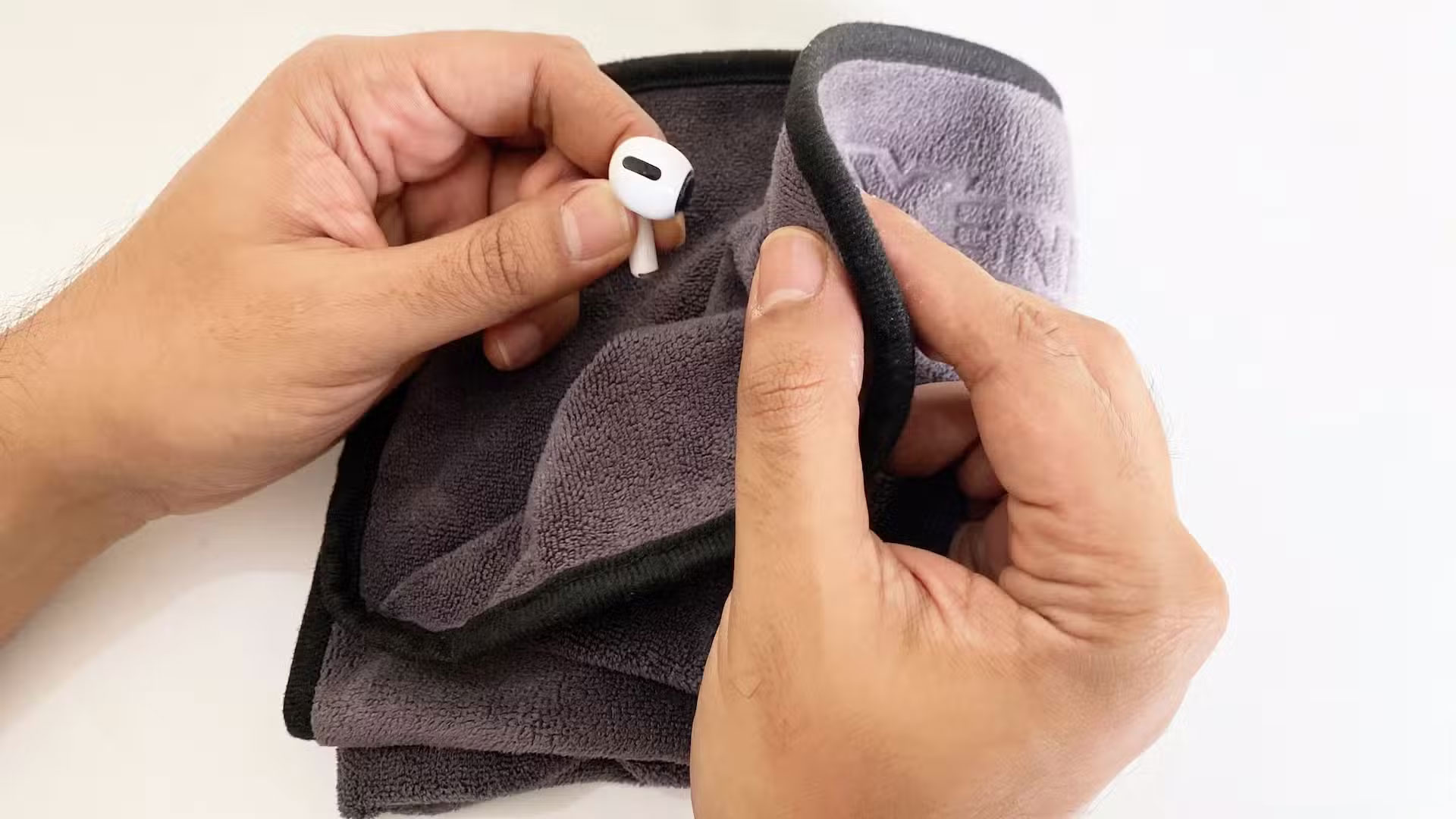 Things that affect the lifespan of wireless headphones Picture 4