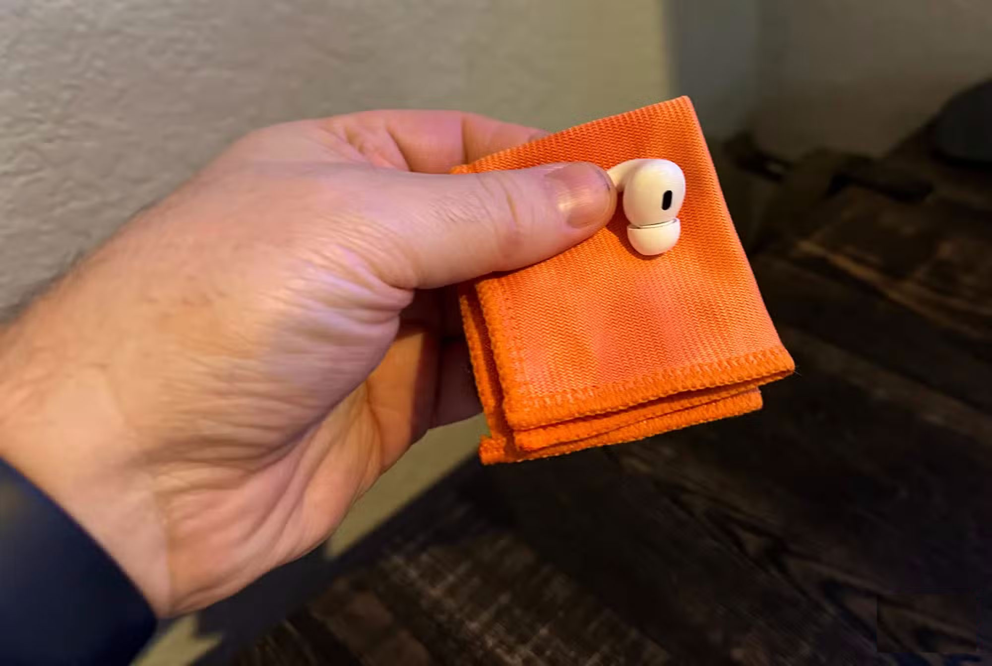 Things that affect the lifespan of wireless headphones Picture 5