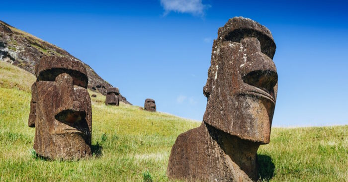 Here's the solution to one of the oldest mysteries about the Easter Island statues. Picture 1