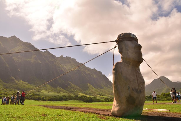 Here's the solution to one of the oldest mysteries about the Easter Island statues. Picture 2