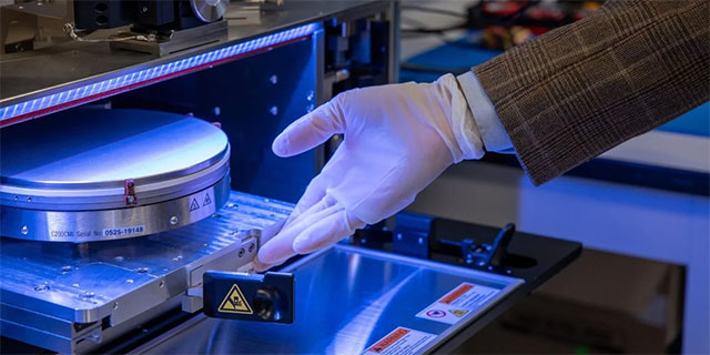 This new type of 3D chip could break through the 'memory wall' that is holding AI back. Picture 1