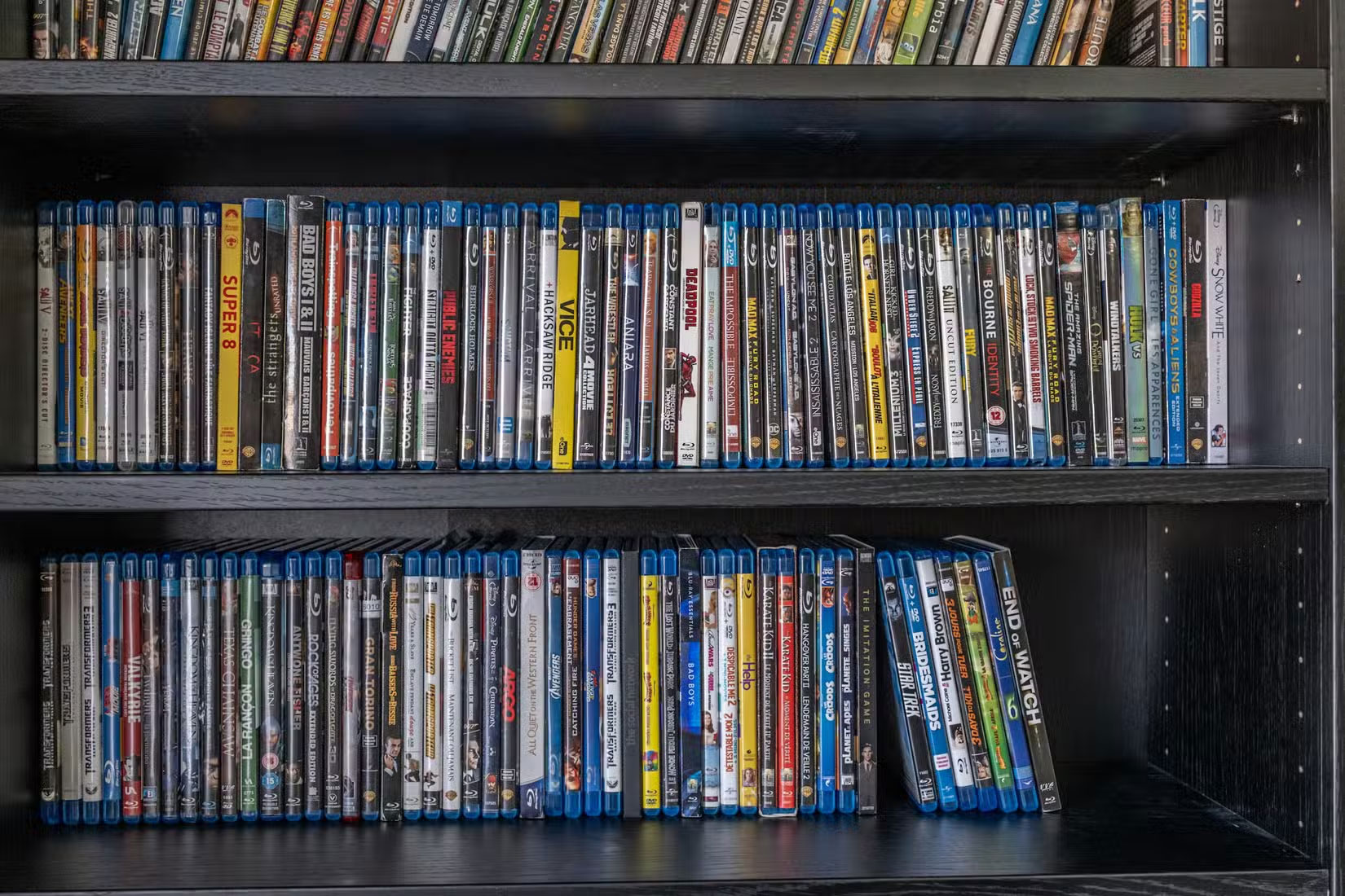 Turn your living room into a movie theater with these upgrades! Picture 6