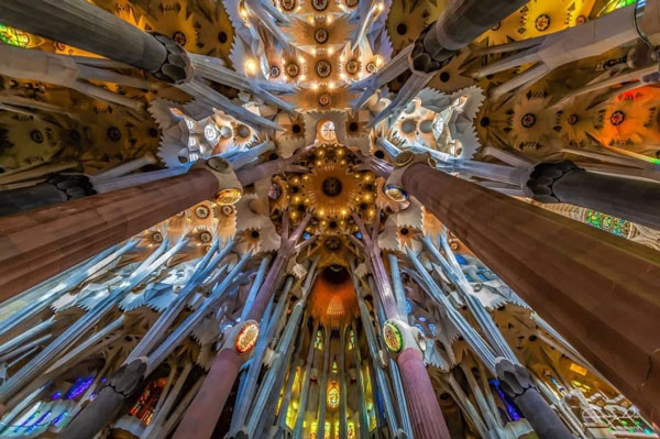 The world's unique church wonder, built for 140 years and still not finished, is stunningly magnificent Picture 6