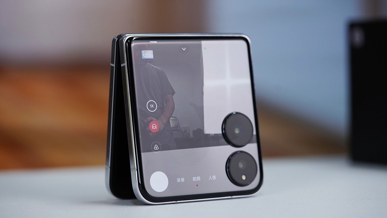 Upcoming Flip Phones in 2025 Picture 3