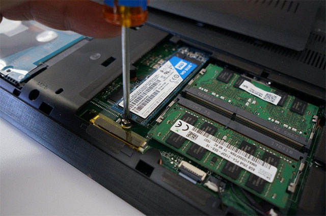 Vietnamese professor holds the 'key' to promising breakthrough new generation SSD and RAM technology Picture 1