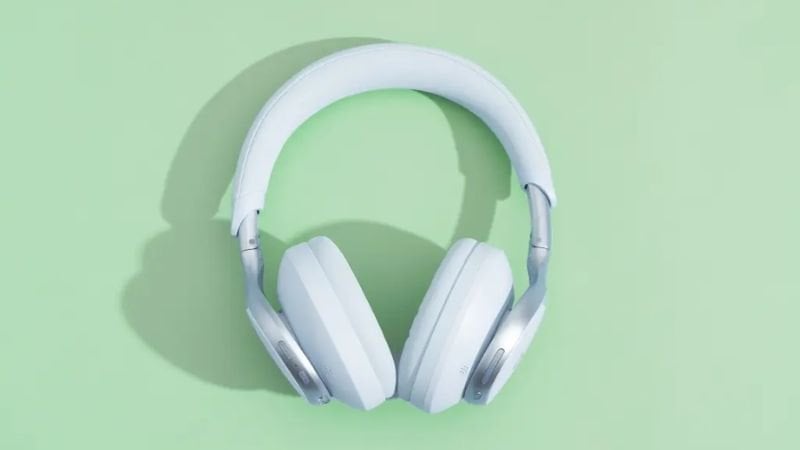 images 1 of What are headphones? Distinguishing between headphones, headsets, and earphones.