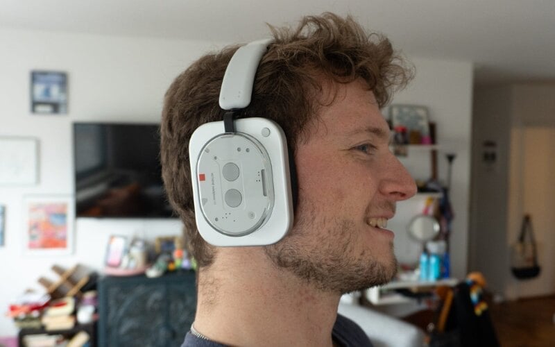 images 2 of What are headphones? Distinguishing between headphones, headsets, and earphones.