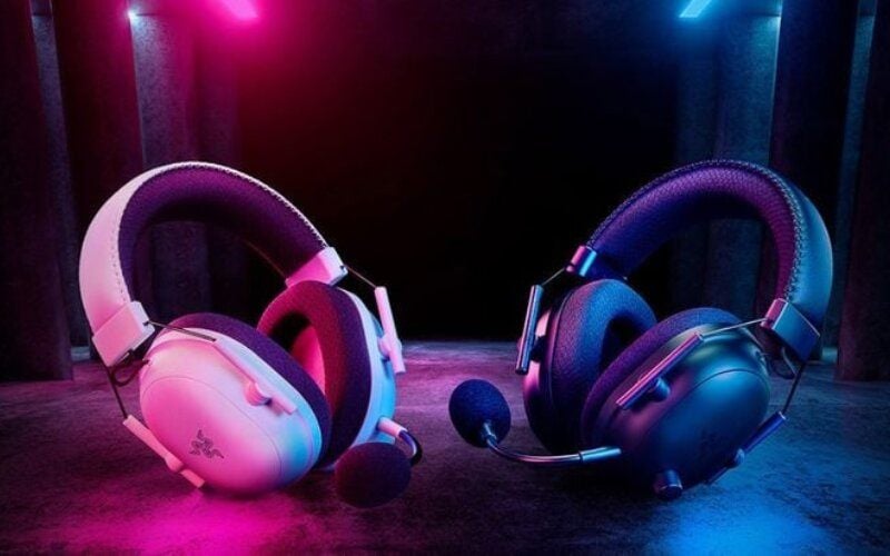 images 8 of What are headphones? Distinguishing between headphones, headsets, and earphones.