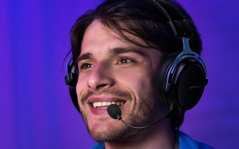 Picture 1 of What are over-ear headphones? How to distinguish them from in-ear headphones?