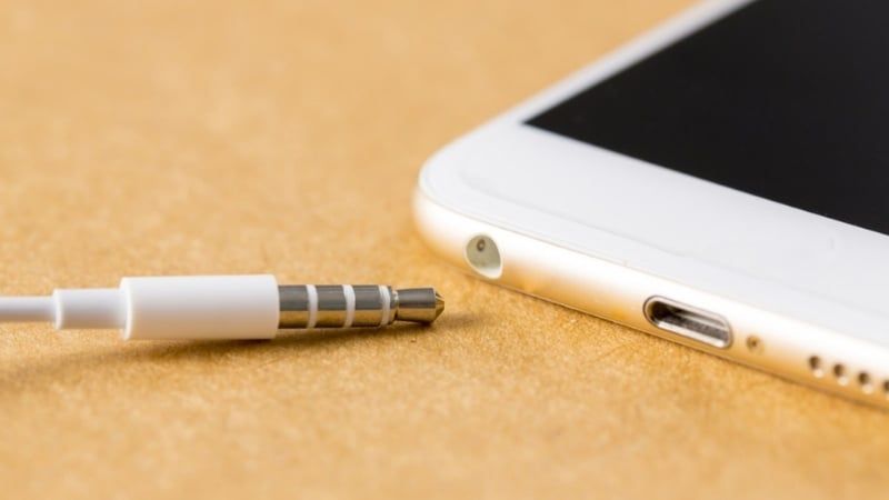 Picture 6 of What is a 3.5mm headphone jack? How to distinguish between different audio connection standards.
