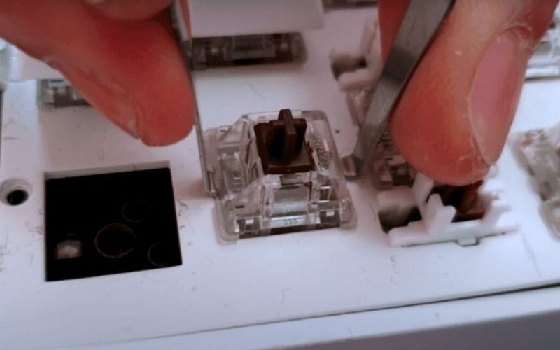 images 8 of What is Hotswap? Decoding the feature of replacing switches without soldering.