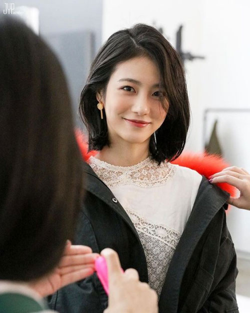 Picture 3 of What is layered hair? The most beautiful layered hairstyles for women.