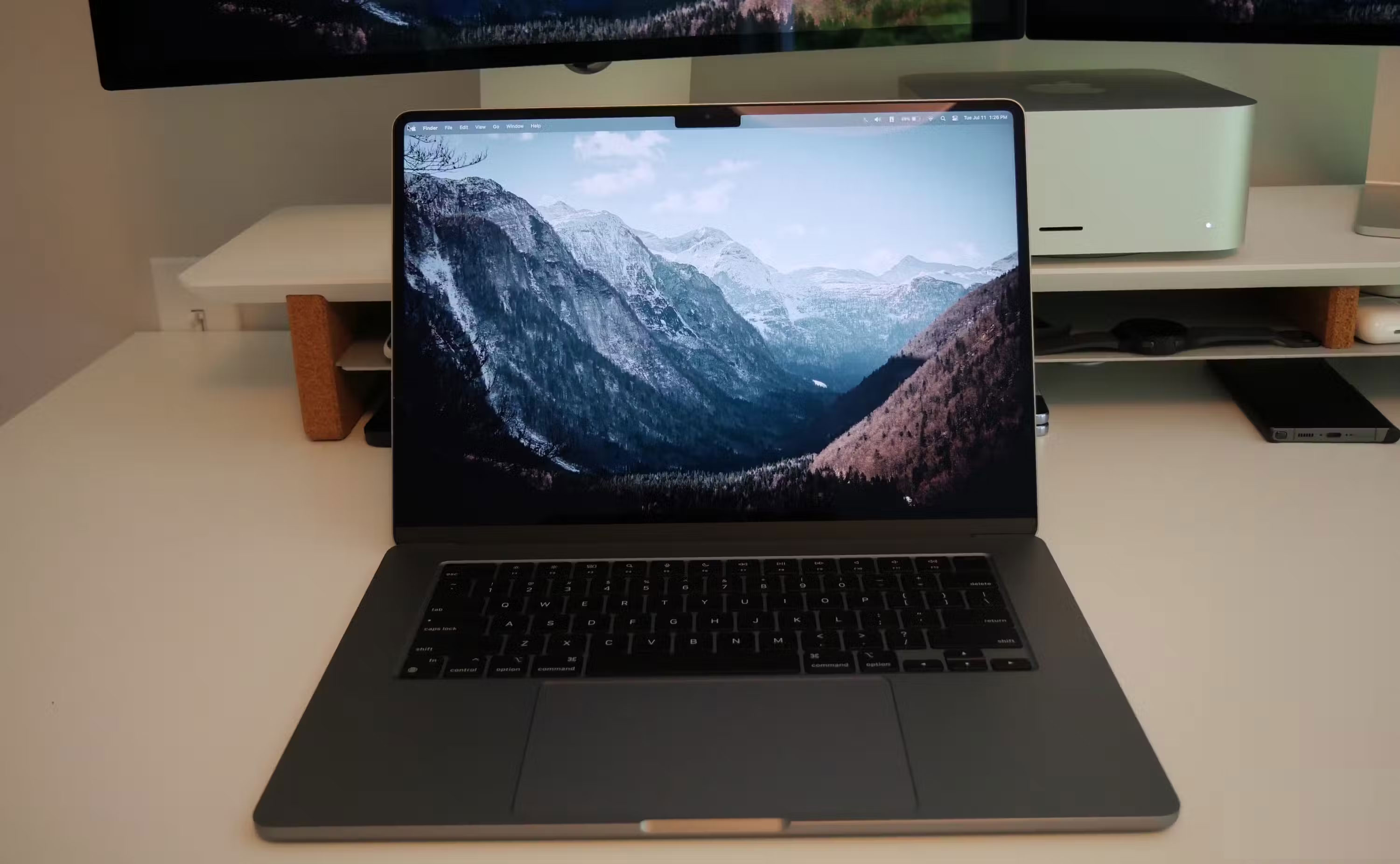 Which MacBook offers the best battery life? Picture 2