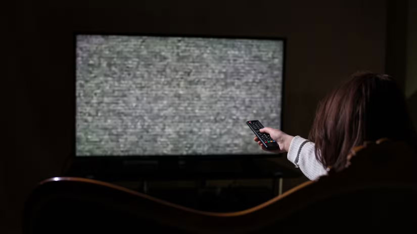 Why should you cover the camera on your Smart TV? Picture 2