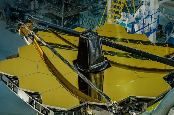 Why NASA Gold-Plated the Mirrors of the $10 Billion James Webb Telescope Picture 2