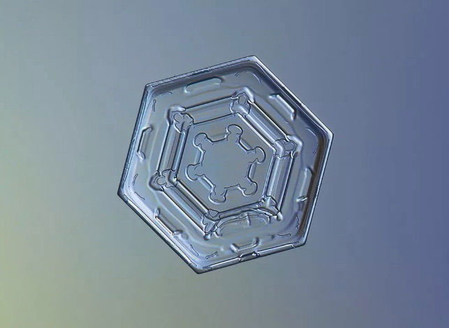 Why no two snowflakes are 100% alike? Picture 2