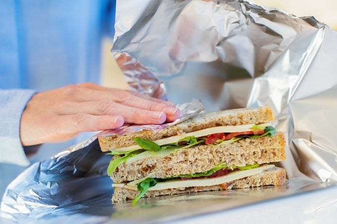 Why shouldn't you use aluminum foil to wrap leftover food? Picture 2