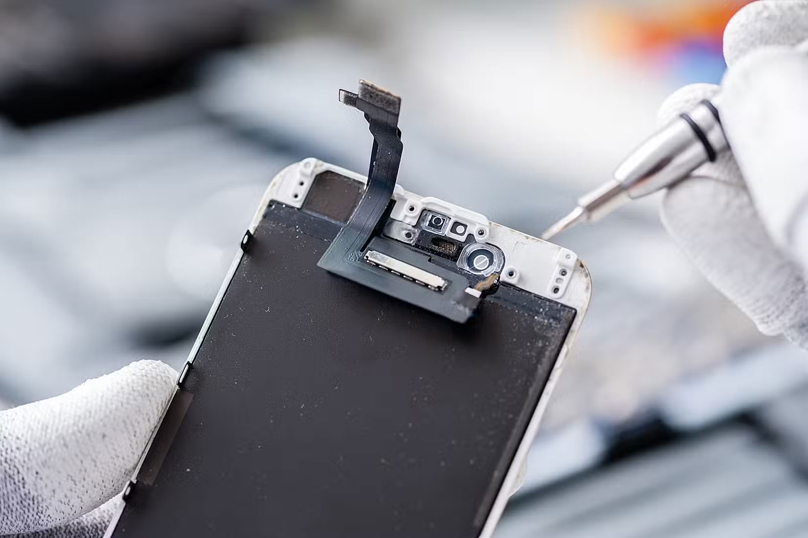 Why is smartphone repairability more important than ever? Picture 2