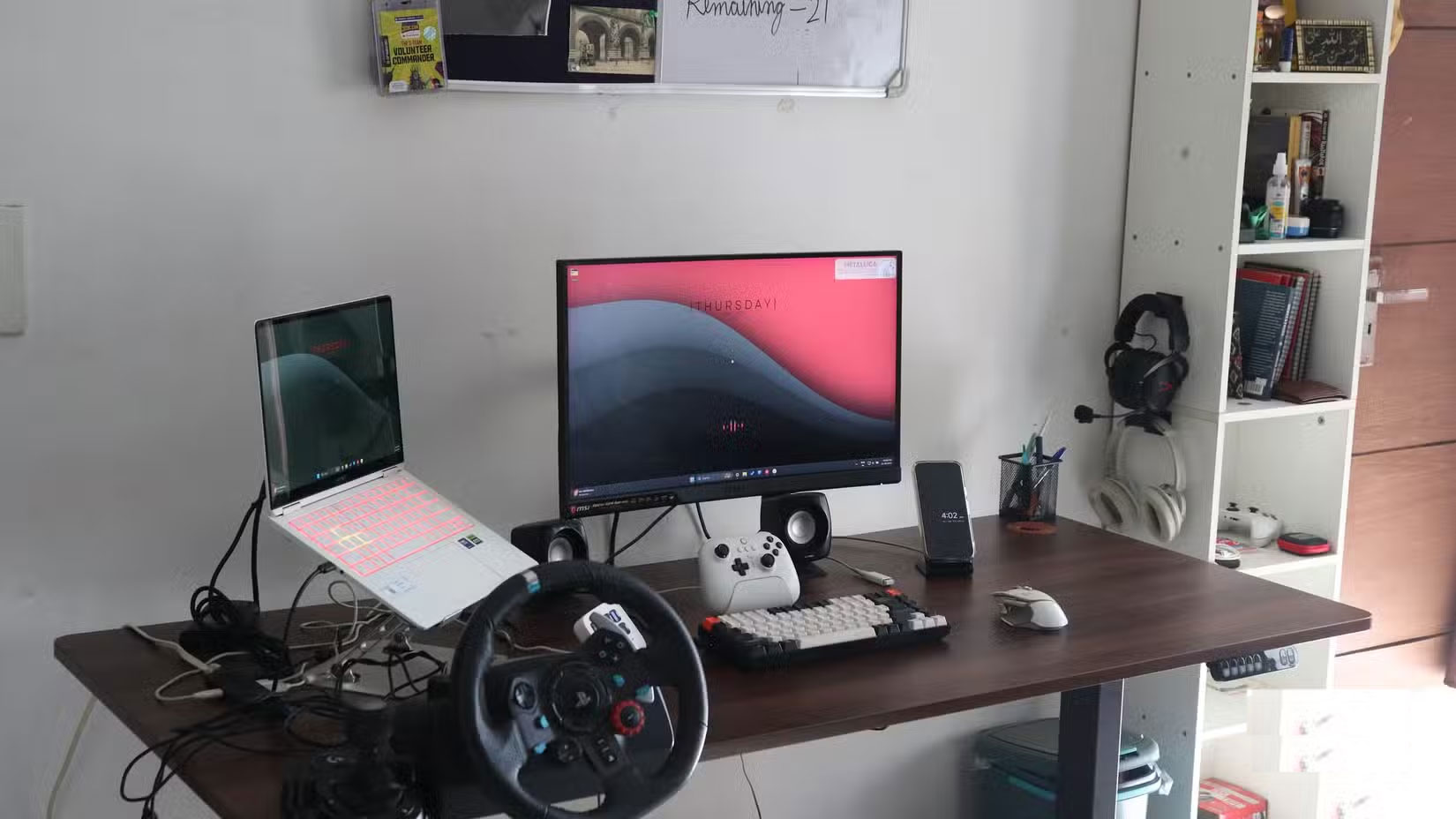 Why should you choose a laptop instead of a desktop to work from home full time? Picture 2