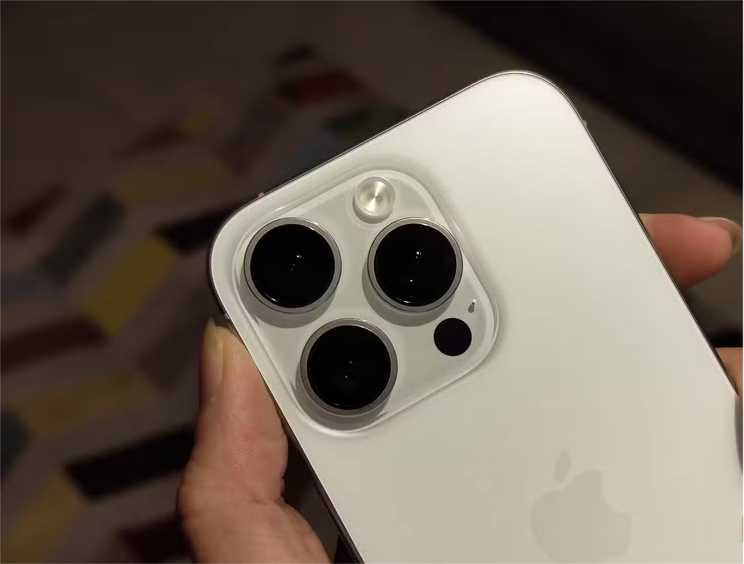 Why does an iPhone need a case? How to choose one? Picture 6