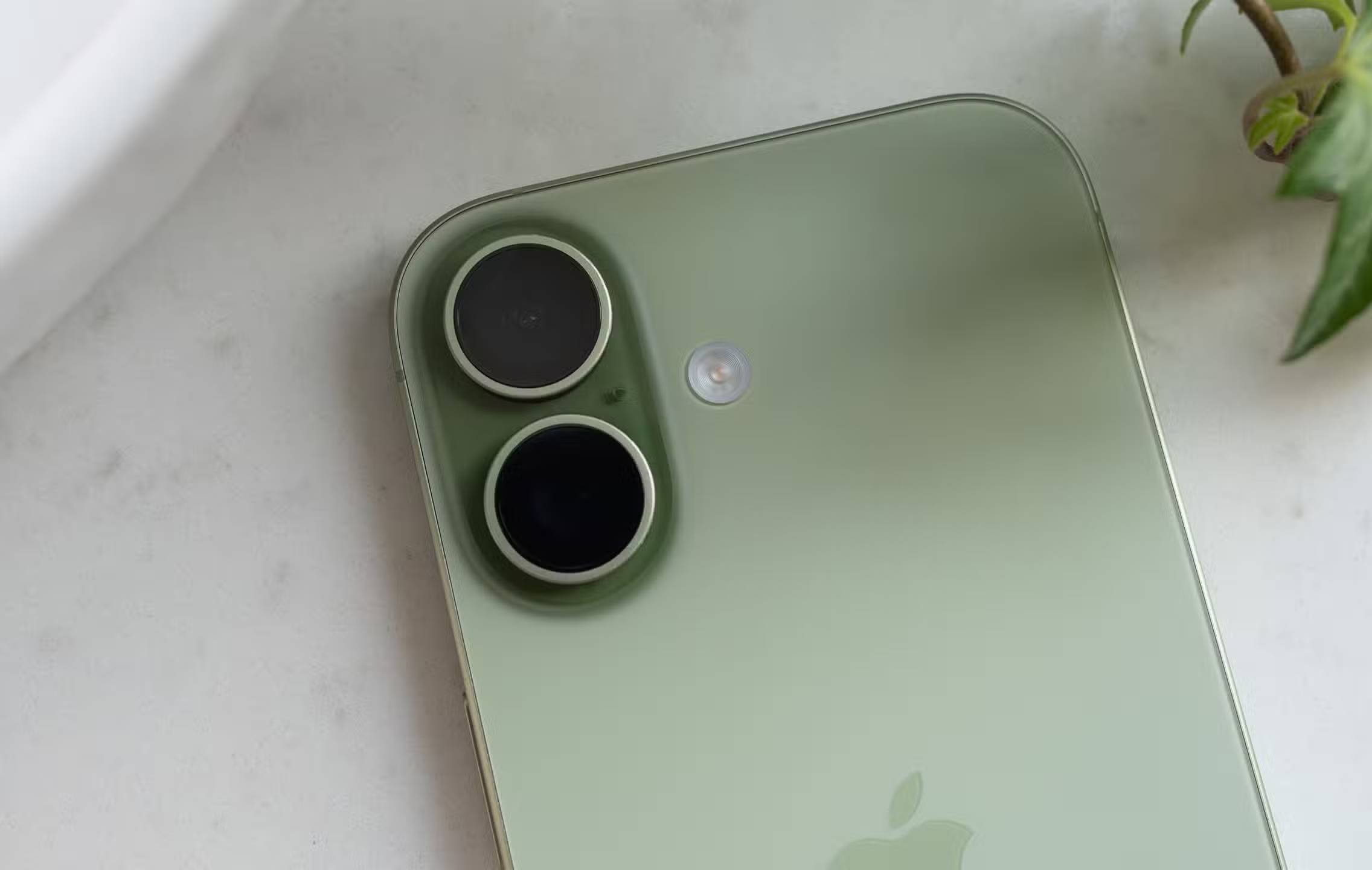 Why should you skip the iPhone 17 to buy the iPhone 16 Pro? Picture 4