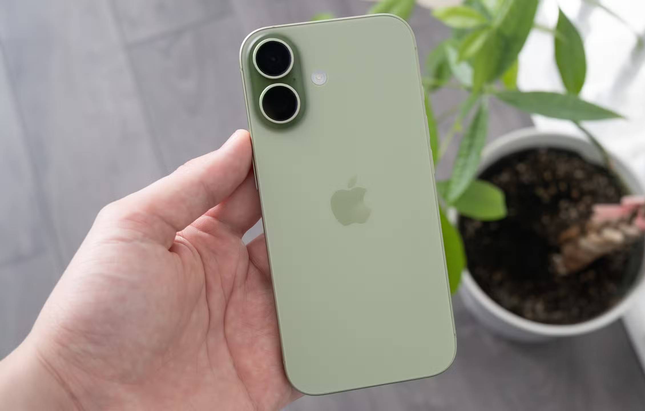 Why should you skip the iPhone 17 to buy the iPhone 16 Pro? Picture 5