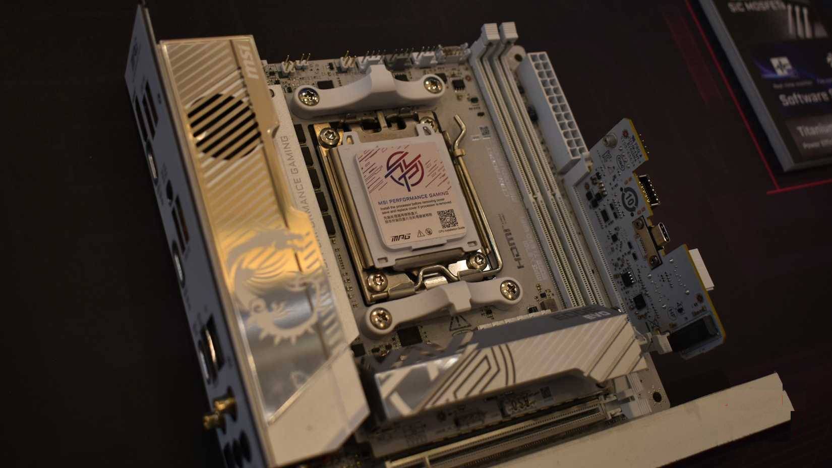 Picture 3 of MSI's new X870(E) UNIFY-X MAX motherboard: A dream for overclocking enthusiasts.