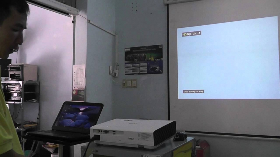 10 Ways to Fix Projector Not Working and Related Errors