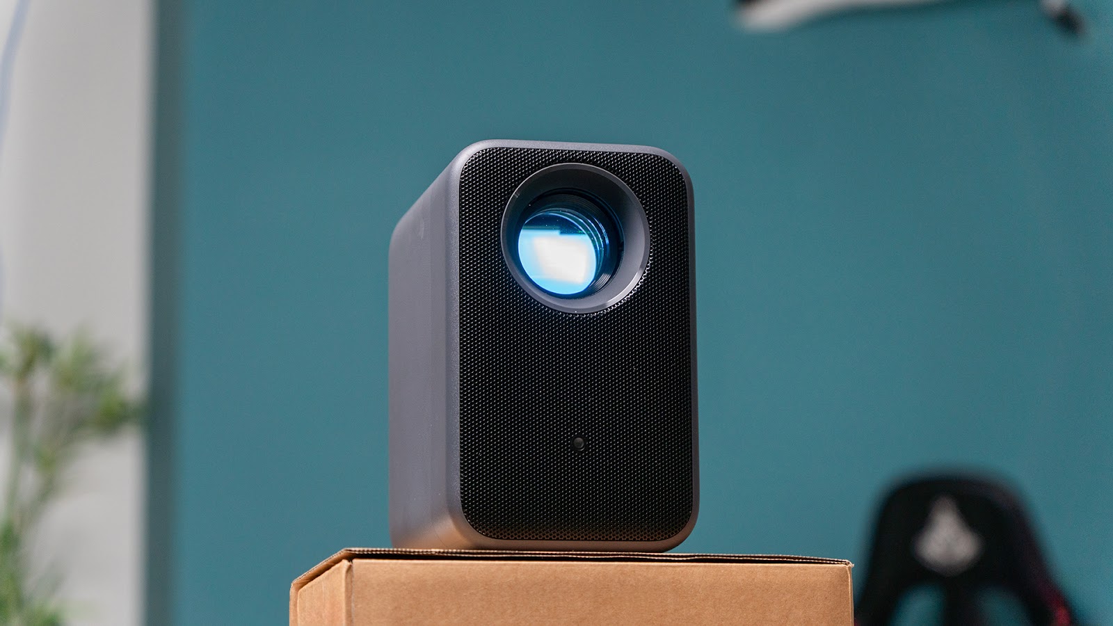Experience Spring Home Entertainment with Xiaomi Smart Projector L1