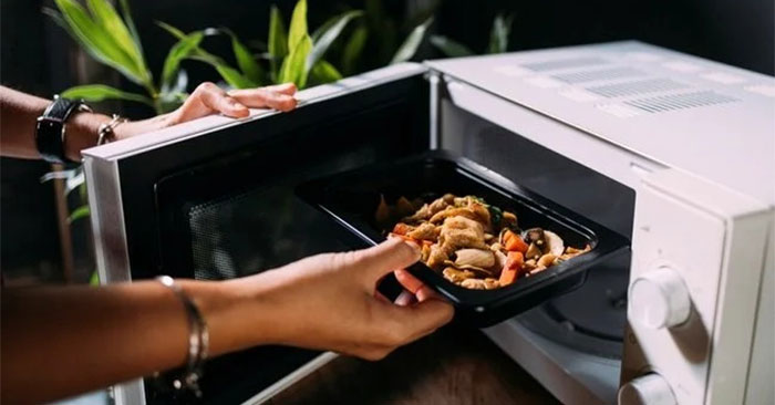 Foods That Should Not Be Reheated: Features, Uses, and Practical