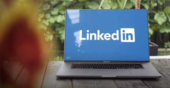 How to Enable LinkedIn Privacy Mode to Browse Anonymously