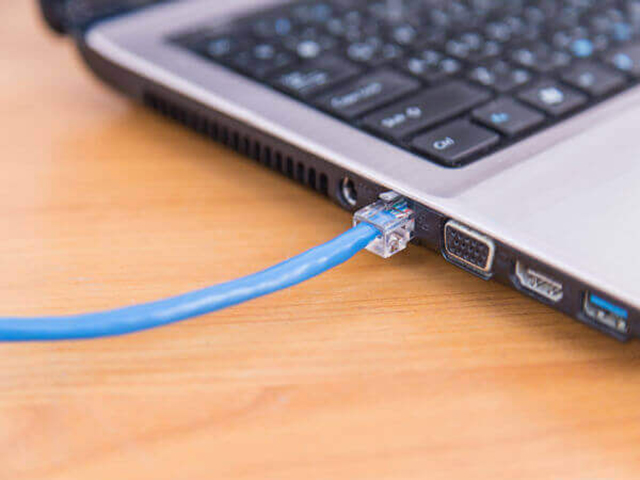 How to Connect 2 Computers With a Network Cable