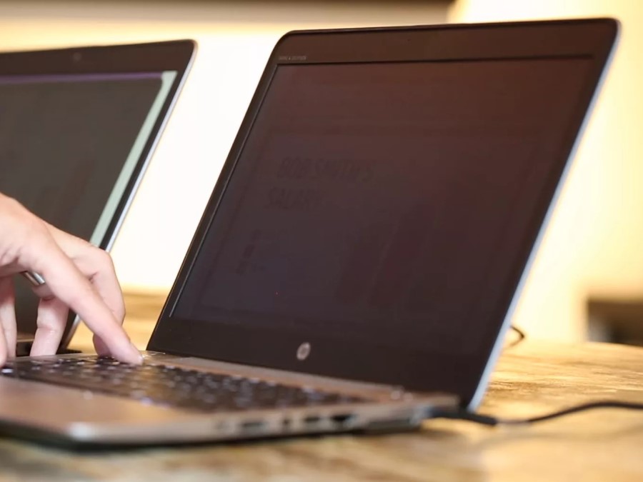 How to Turn Off a Laptop Screen While Windows 10 Keeps Running