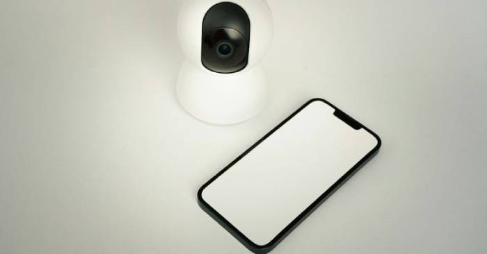 How to Use the Safety Check Feature to Prevent Others from Tracking You