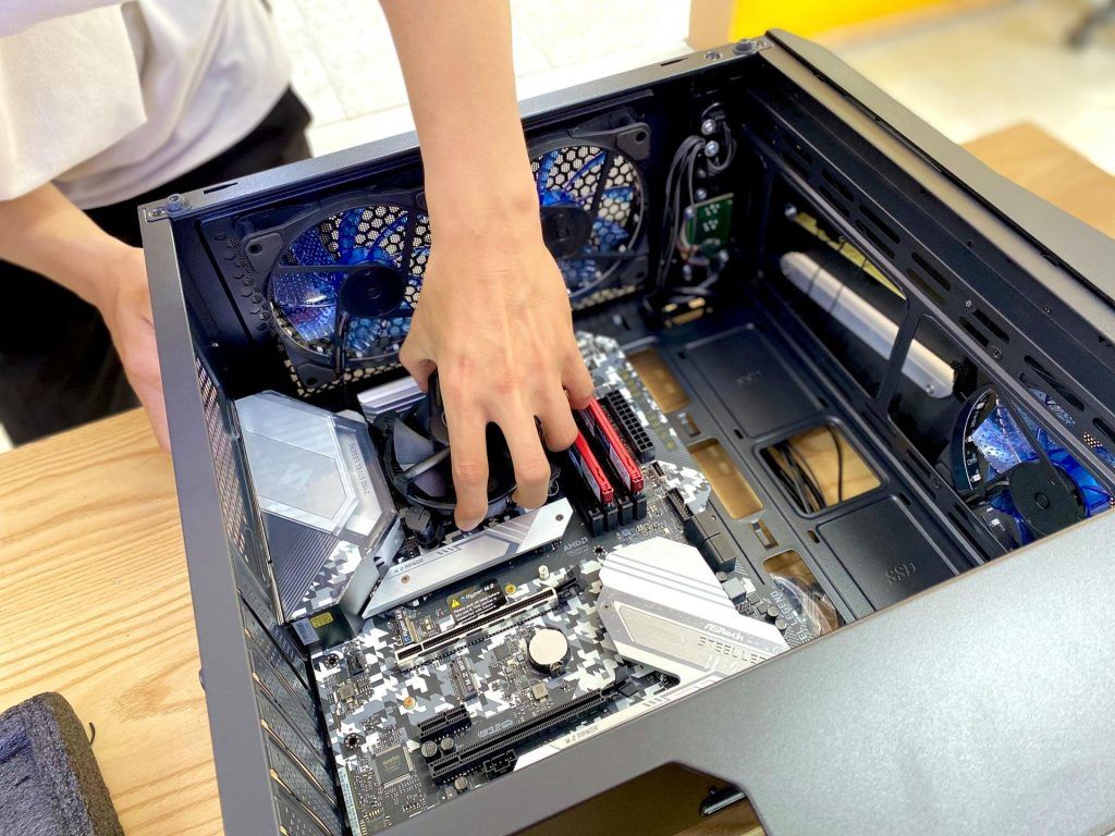 How to Shut Down and Fix a Frozen or Lagging Computer