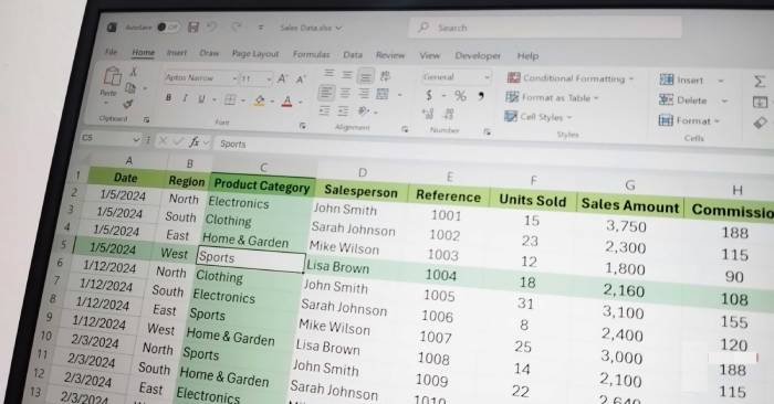 How to Learn About Focus Cell: a Hidden Excel Setting That Makes Spreadsheets Instantly Easier to Read