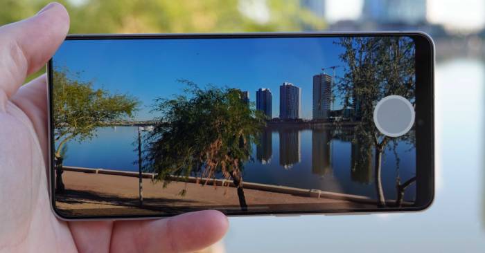 Unprocess and Halide Process Zero: Less-Processed Smartphone Photos