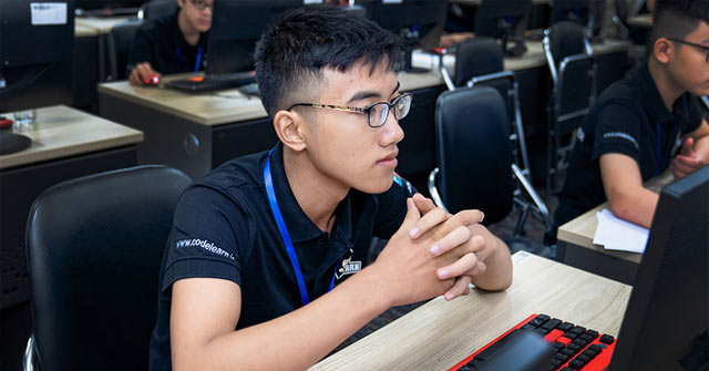 Nguyen Duc Thien, an 11th-grade Student, Won a Programming Competition After Only 3 Months of Self-study