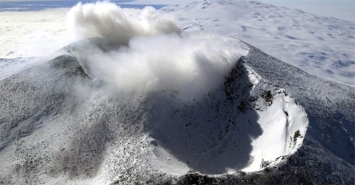 The Company Uses Electricity from Volcanoes to Mine Bitcoin and Light Up 5,000