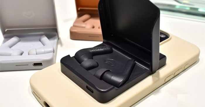 World's First MagSafe Headphones Attach to the Back of the iPhone
