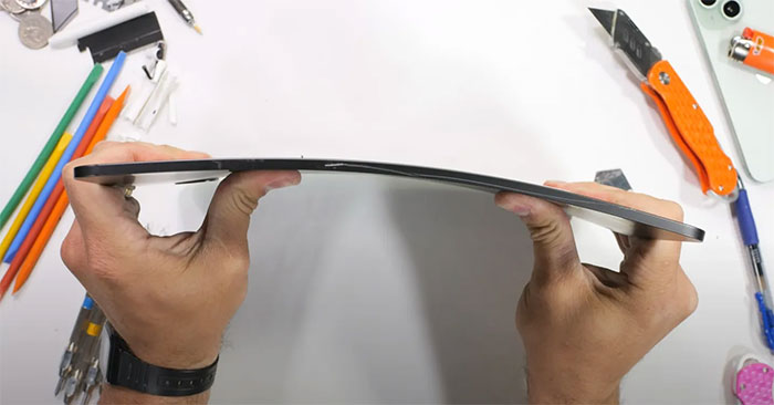The New iPad Pro Performed Well in the Bending Test, Beating