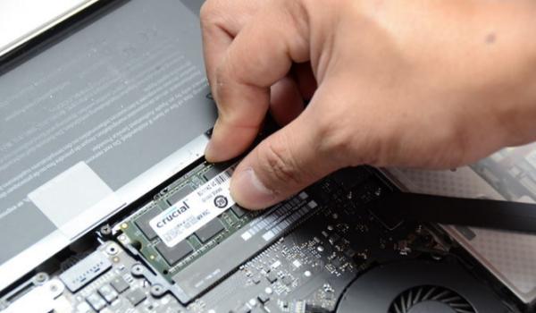 Upgrading Your Laptop at the End of the Year, Which Option Is