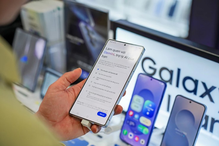 Users Don't Understand What Samsung Is Thinking with One UI 7