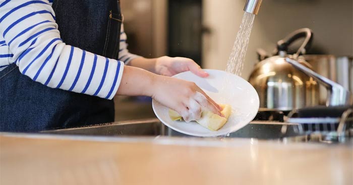 Why Shouldn't You Wash Dishes by Hand?